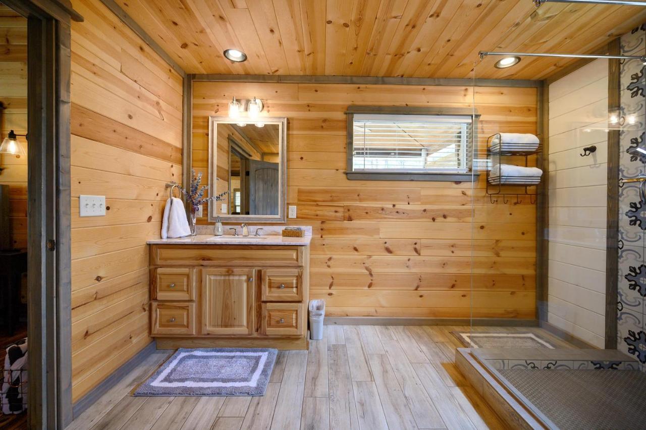 Convenient Romantic Hot Tub Bbq 3-Night Special! بروكن بو المظهر الخارجي الصورة